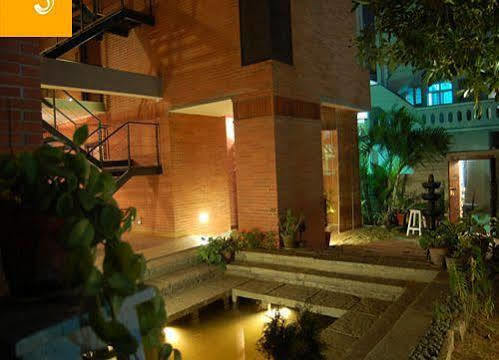アラバタム ブティック ホテル バンガロール エクステリア 写真